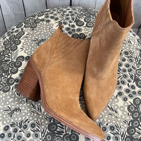 MARC FISHER Gadri Pointed Suede Booties Natural Tan Womens Size 10 - Picture 3 of 8